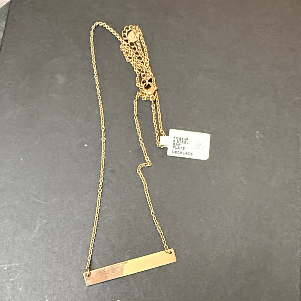 ItalGem stainless steel Rosegold bar plate necklace
